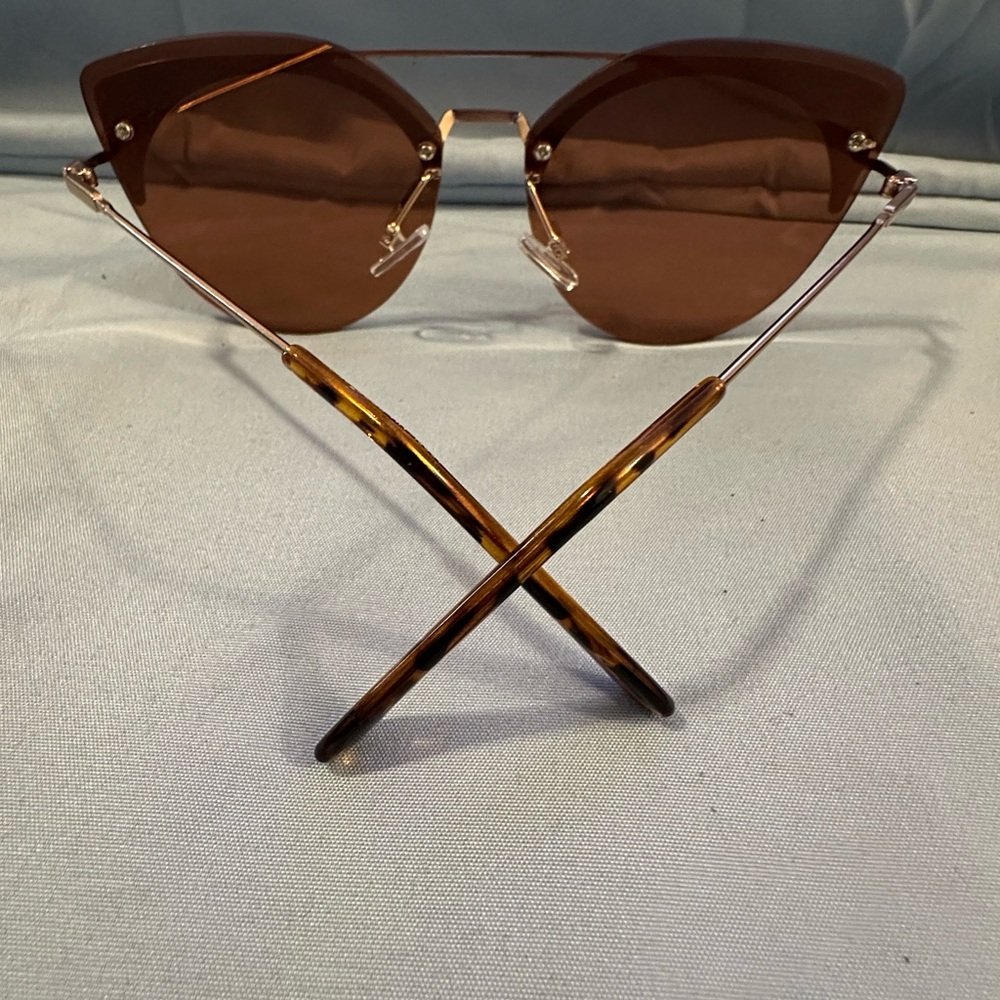 Elegant‎ Mirrored Lens Gold Cat Eye Sunglasses - Picture 5 of 7